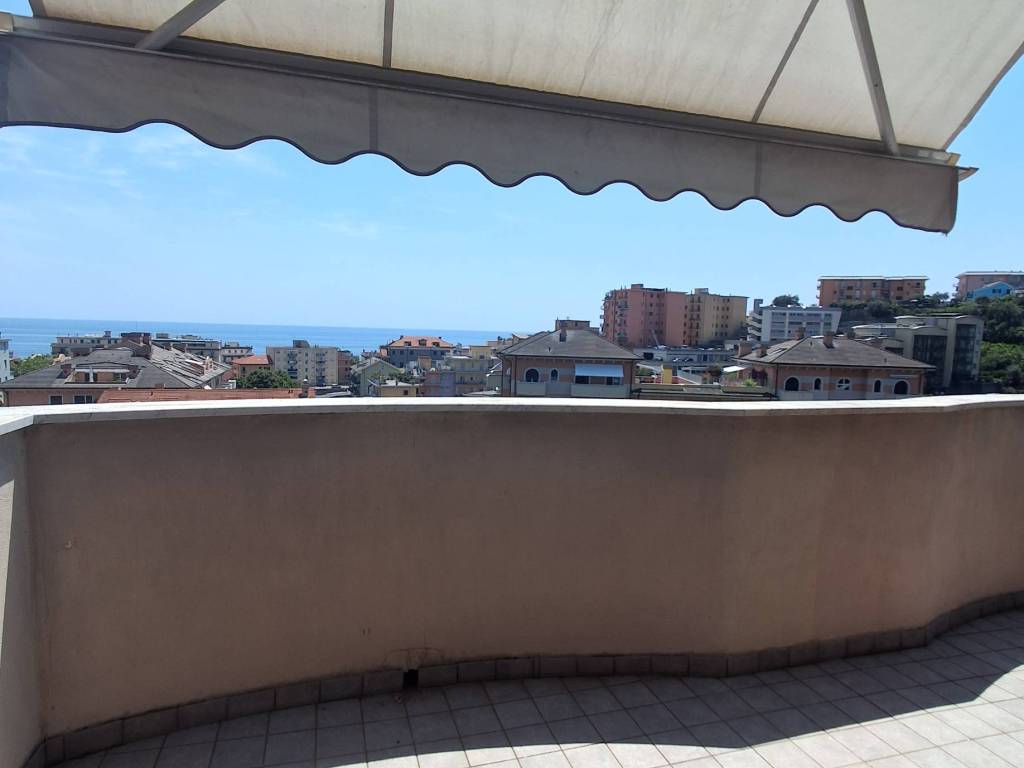 appartamento in vendita a Cogoleto in zona Pratozanino