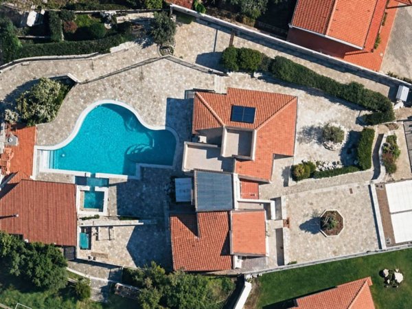 casa indipendente in vendita a Cogoleto in zona Pratozanino