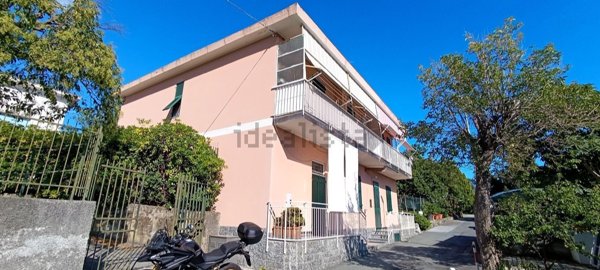 appartamento in vendita a Cogoleto in zona Pratozanino