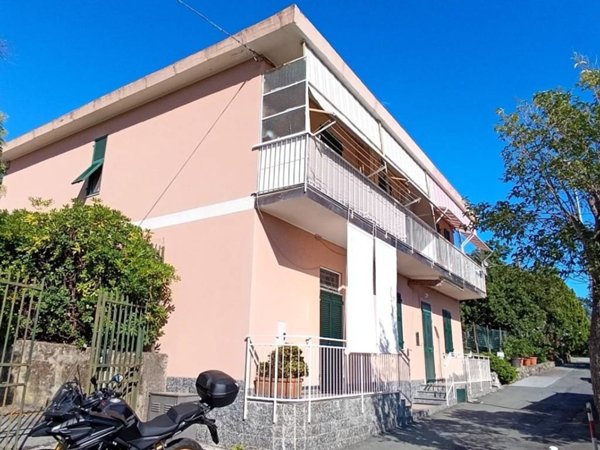 appartamento in vendita a Cogoleto in zona Pratozanino