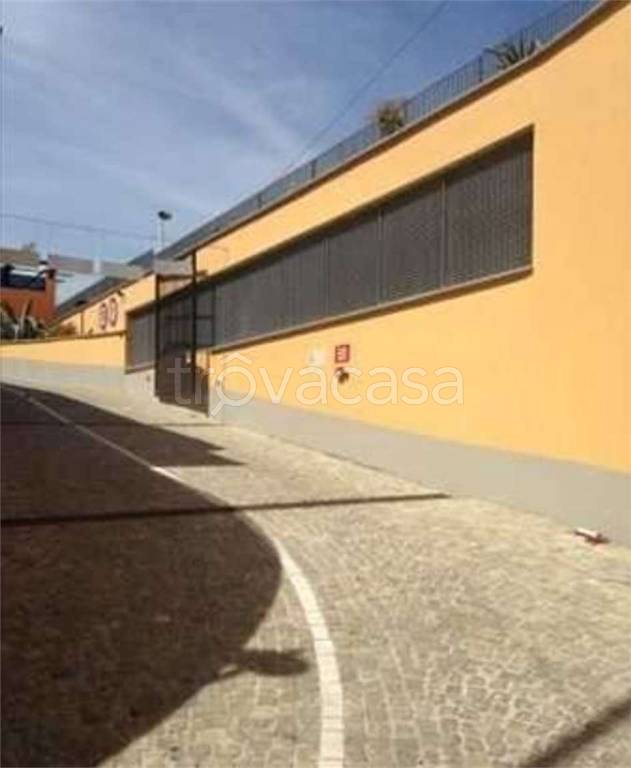 box auto in vendita a Cogoleto in zona Pratozanino