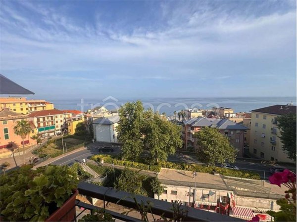appartamento in vendita a Cogoleto in zona Pratozanino