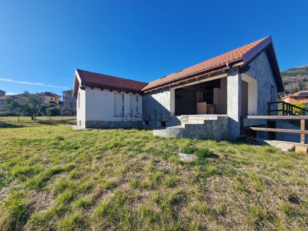 casa indipendente in vendita a Cogoleto in zona Sciarborasca