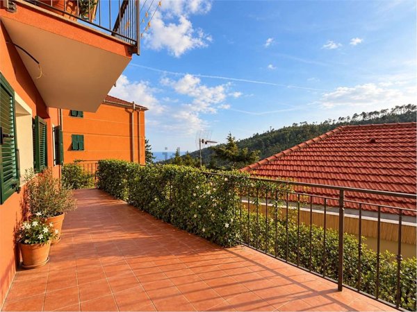 appartamento in vendita a Cogoleto in zona Pratozanino