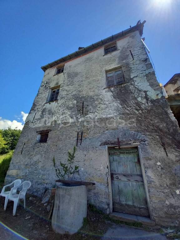casa indipendente in vendita a Cogorno in zona San Salvatore
