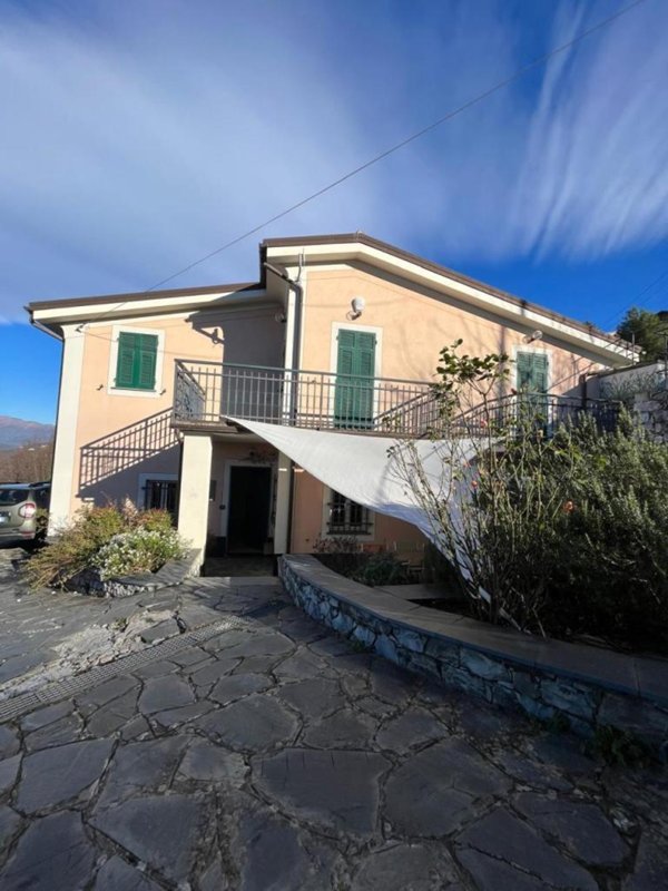 casa indipendente in vendita a Cogorno