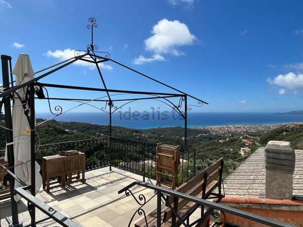 casa indipendente in vendita a Cogorno