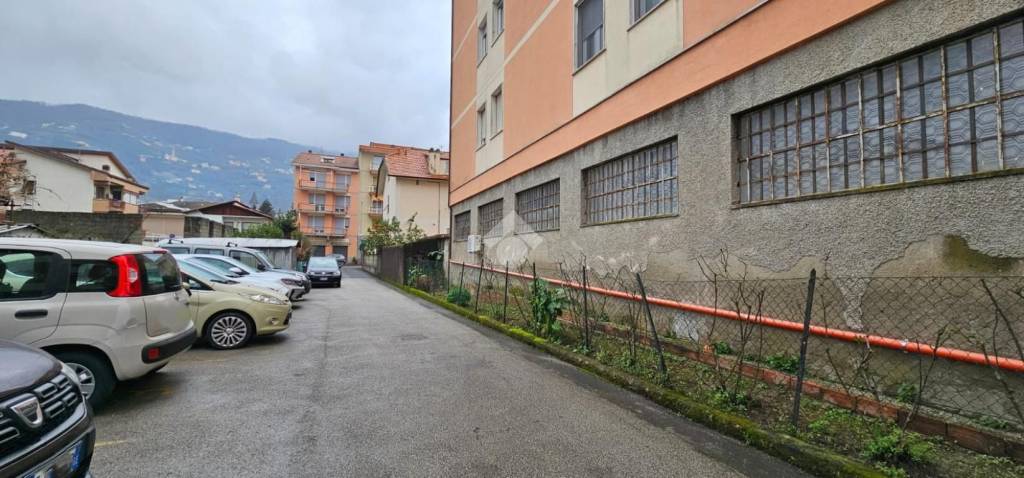 locale commerciale in vendita a Cogorno in zona San Salvatore