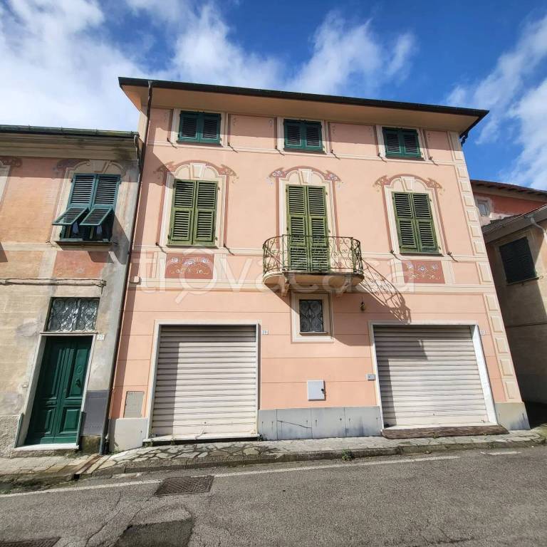 appartamento in vendita a Cogorno in zona San Salvatore