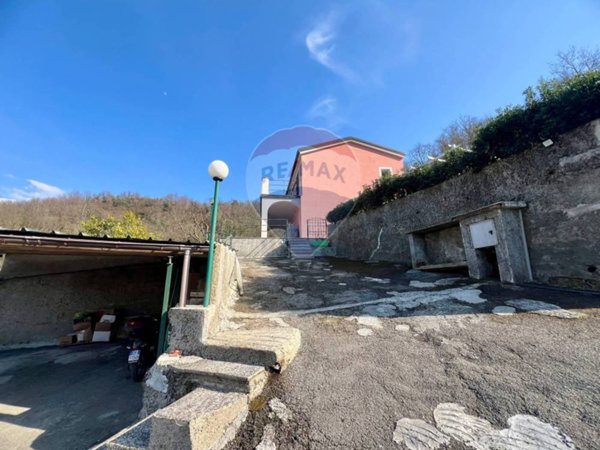 casa indipendente in vendita a Cogorno in zona Monticelli