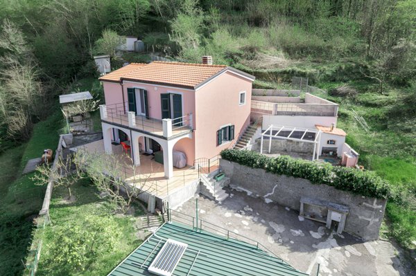casa indipendente in vendita a Cogorno