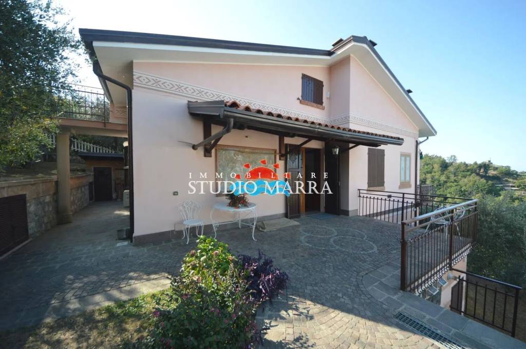 casa indipendente in vendita a Cogorno in zona San Salvatore