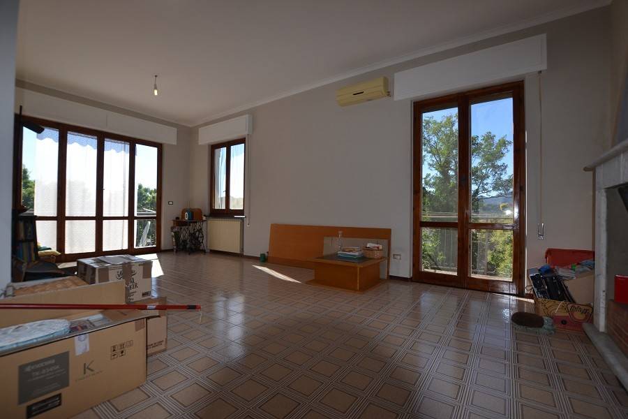 casa indipendente in vendita a Cogorno in zona San Salvatore