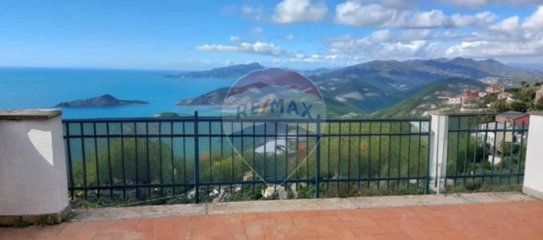 casa indipendente in vendita a Cogorno