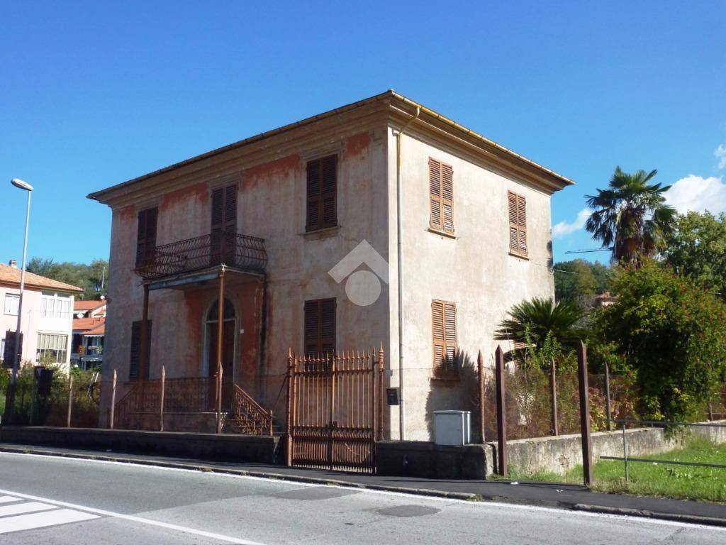 casa indipendente in vendita a Cogorno in zona San Salvatore