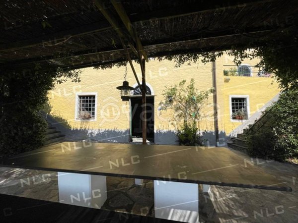 esavano in vendita a Cogorno