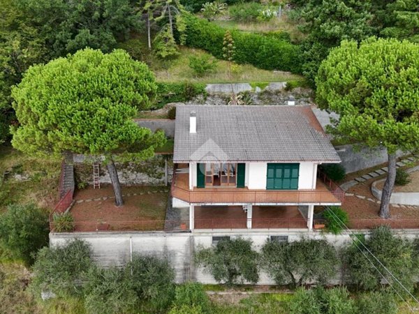 casa indipendente in vendita a Cogorno