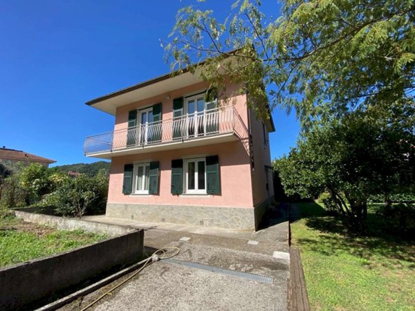 casa indipendente in vendita a Cogorno in zona San Salvatore