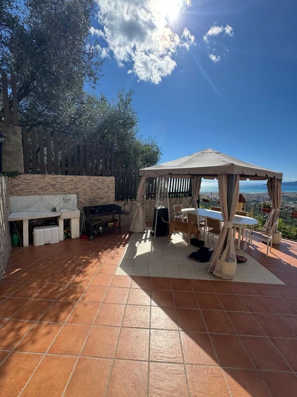 casa indipendente in vendita a Cogorno