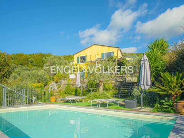 casa indipendente in vendita a Cogorno