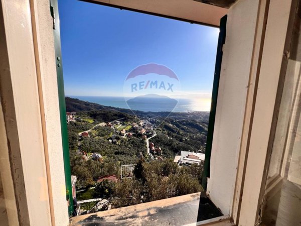 casale in vendita a Cogorno