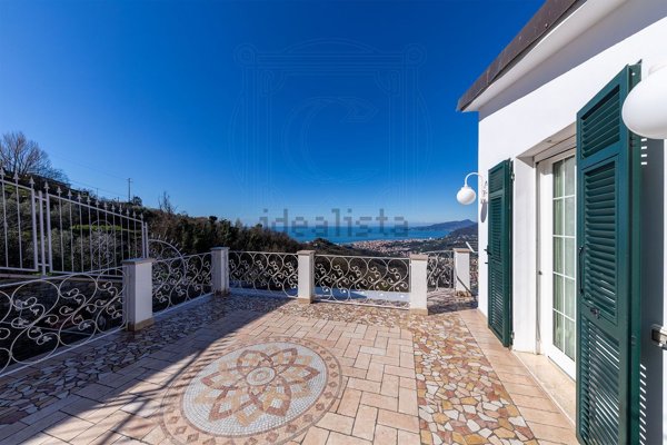 casa indipendente in vendita a Cogorno