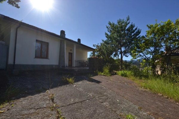 casa indipendente in vendita a Cogorno in zona San Salvatore