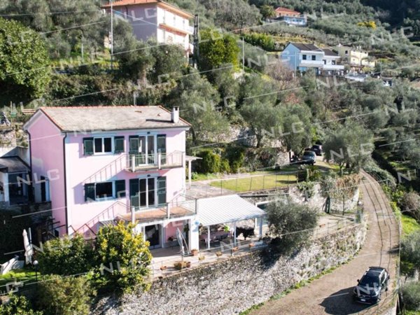 casa indipendente in vendita a Cogorno