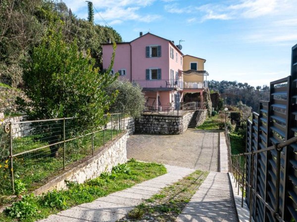 casa indipendente in vendita a Cogorno