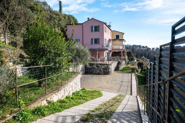 casa indipendente in vendita a Cogorno
