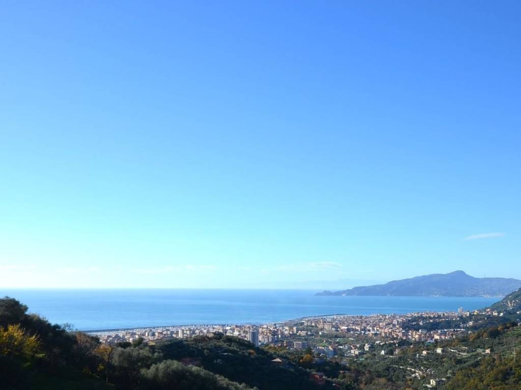 casa indipendente in vendita a Cogorno