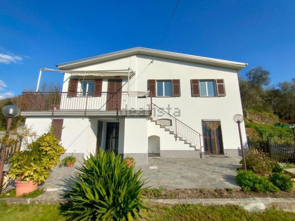 casa indipendente in vendita a Cogorno in zona San Salvatore