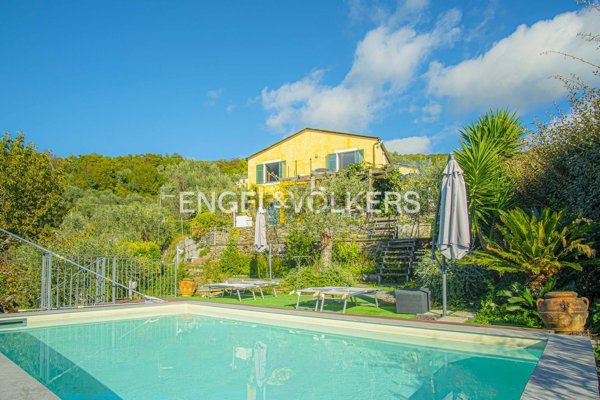 casa indipendente in vendita a Cogorno in zona Breccanecca