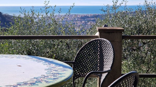 casa indipendente in vendita a Cogorno in zona San Salvatore