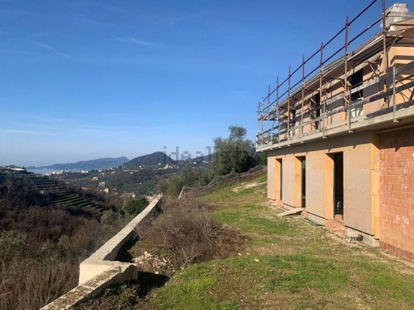 casa indipendente in vendita a Cogorno