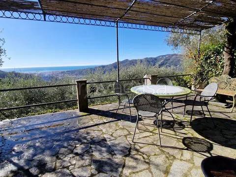 casa indipendente in vendita a Cogorno in zona San Salvatore