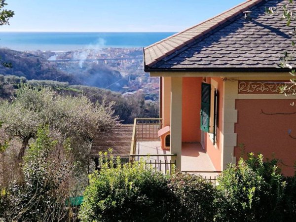 casa indipendente in vendita a Cogorno in zona San Salvatore