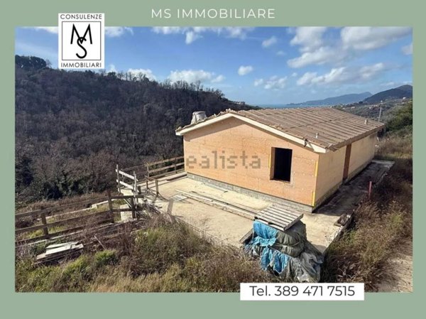 appartamento in vendita a Cogorno in zona Chiappe