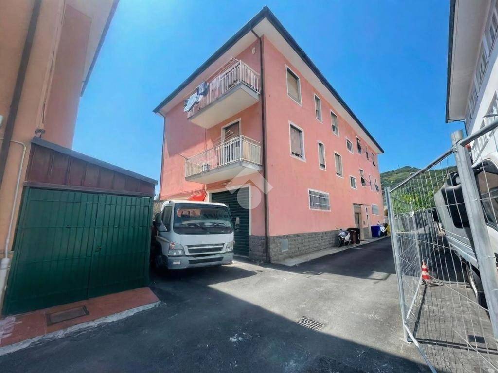 negozio in vendita a Cogorno in zona San Salvatore