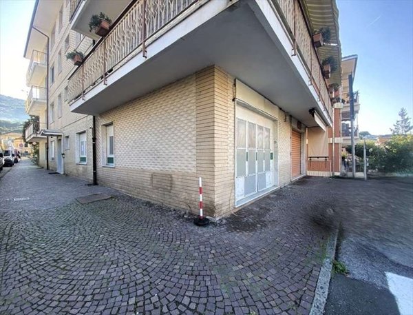 locale commerciale in vendita a Cogorno in zona San Salvatore