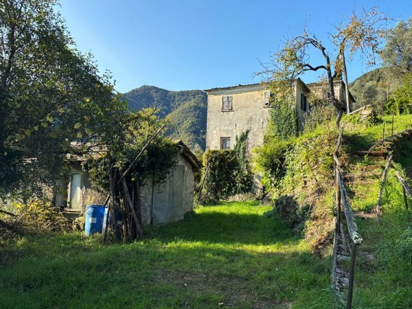 casa semindipendente in vendita a Coreglia Ligure in zona Canevale