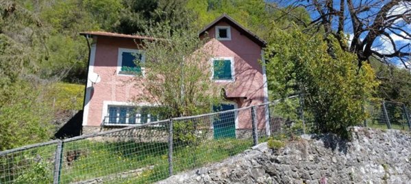 casa indipendente in vendita a Crocefieschi