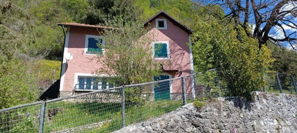 casa indipendente in vendita a Crocefieschi in zona Preria