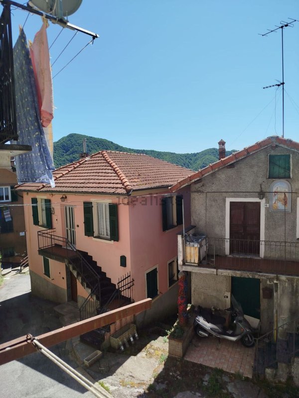appartamento in vendita a Crocefieschi in zona Preria
