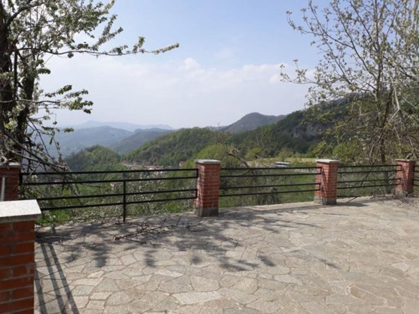appartamento in vendita a Crocefieschi in zona Preria