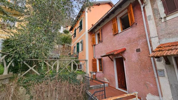 casa indipendente in vendita a Davagna in zona Moranego