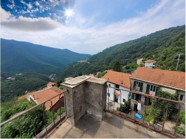 casa indipendente in vendita a Davagna