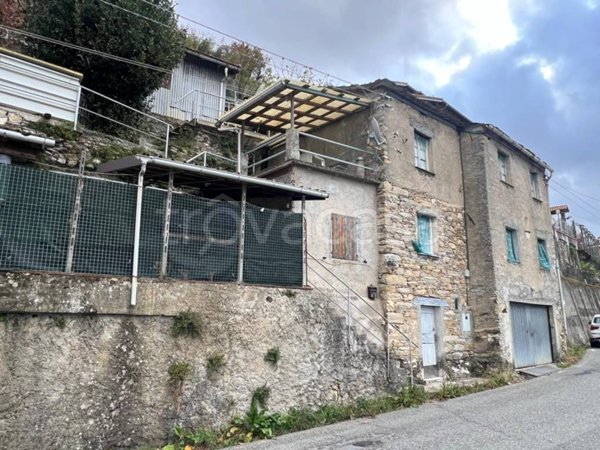 casa indipendente in vendita a Davagna