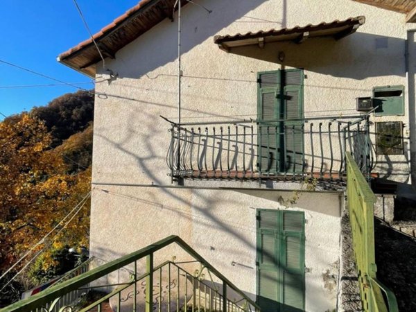 casa indipendente in vendita a Davagna in zona Rosso