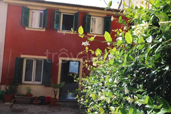 casa indipendente in vendita a Davagna in zona Calvari
